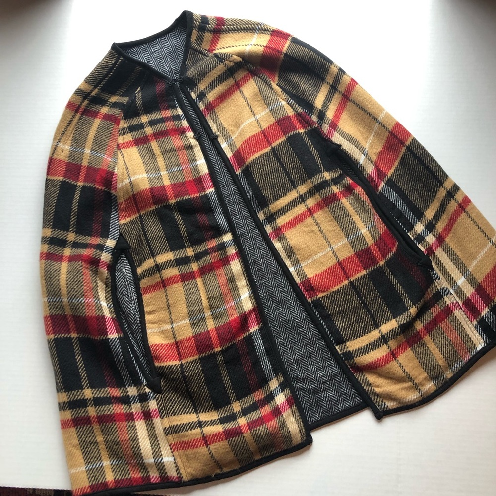 Reversible Cape